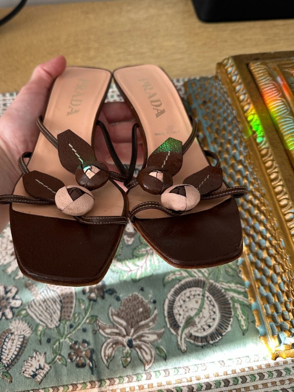 Prada 1990s brown rosebud kitten heels mules strappy leaf flower sandals 38 - Picture 9 of 10